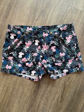 I Heart Ronson Floral Shorts - Unique Front Design - Size 2